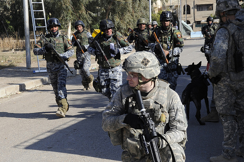 イラク軍とイラク国家警察と共に作戦に参加するア.jpg