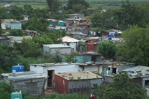 ツォツィ↑南アフリカ共和国、ソウェト地区の光景。.jpg